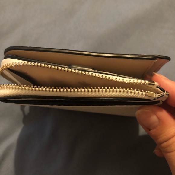 Kate Spade Wallet - Picture 6 of 7